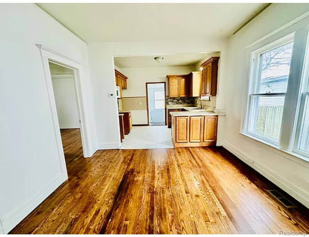 Center Line, MI 48015,8175 Central