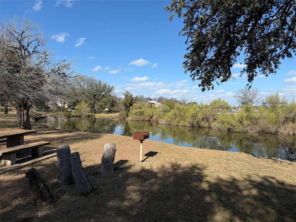 Granbury, TX 76048,922 Pawnee Trail
