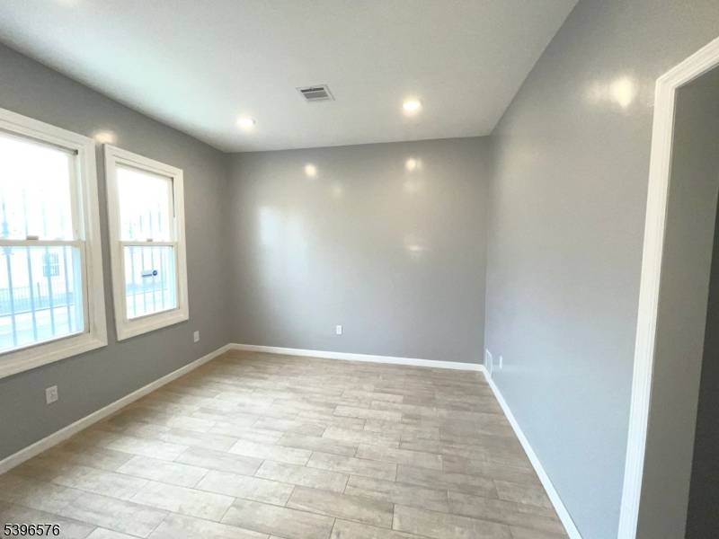 Newark City, NJ 07108,25 Kipp St