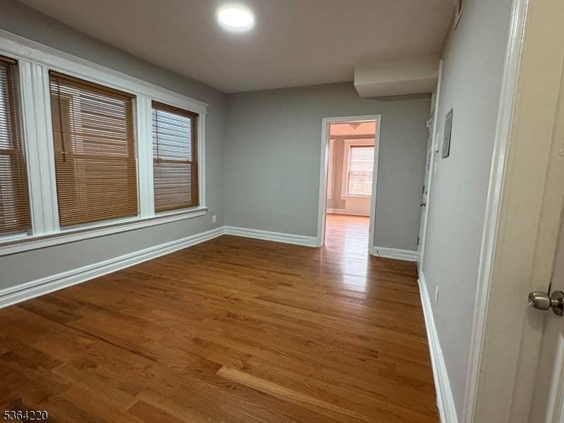 Newark City, NJ 07106,76 Halstead St #2