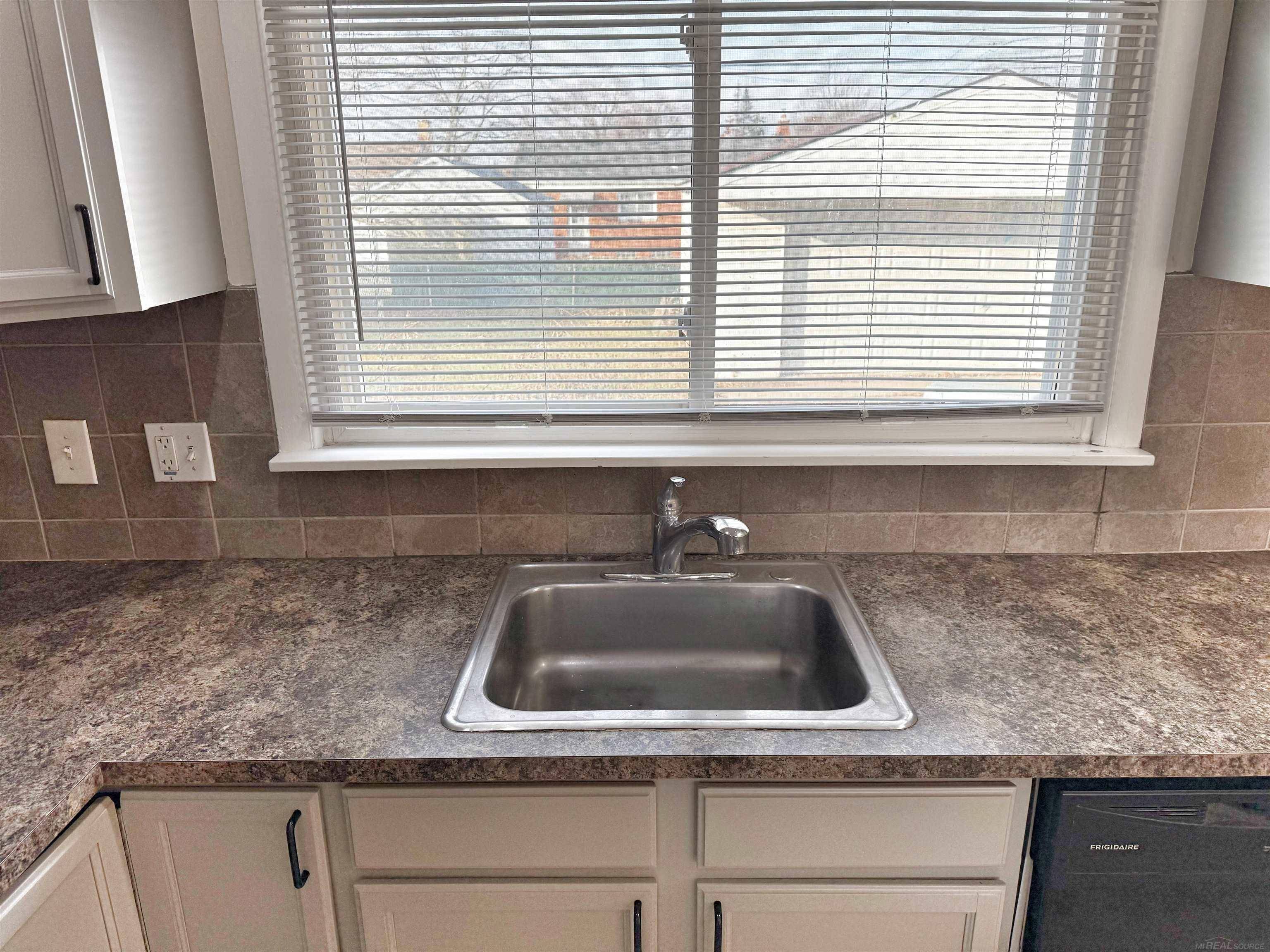 Roseville, MI 48066,28859 Floral ST