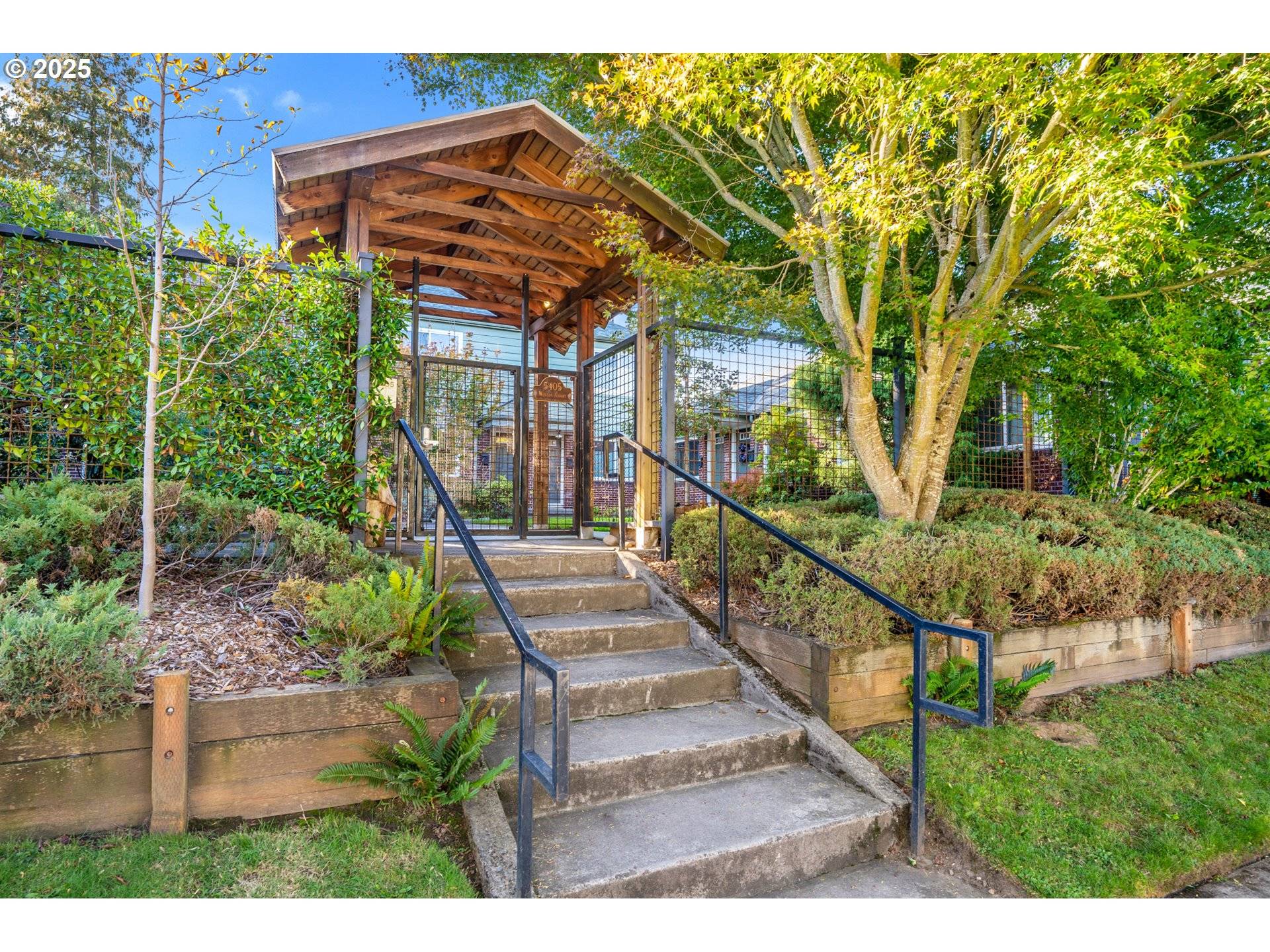 Portland, OR 97211,5405 NE 10TH AVE #3