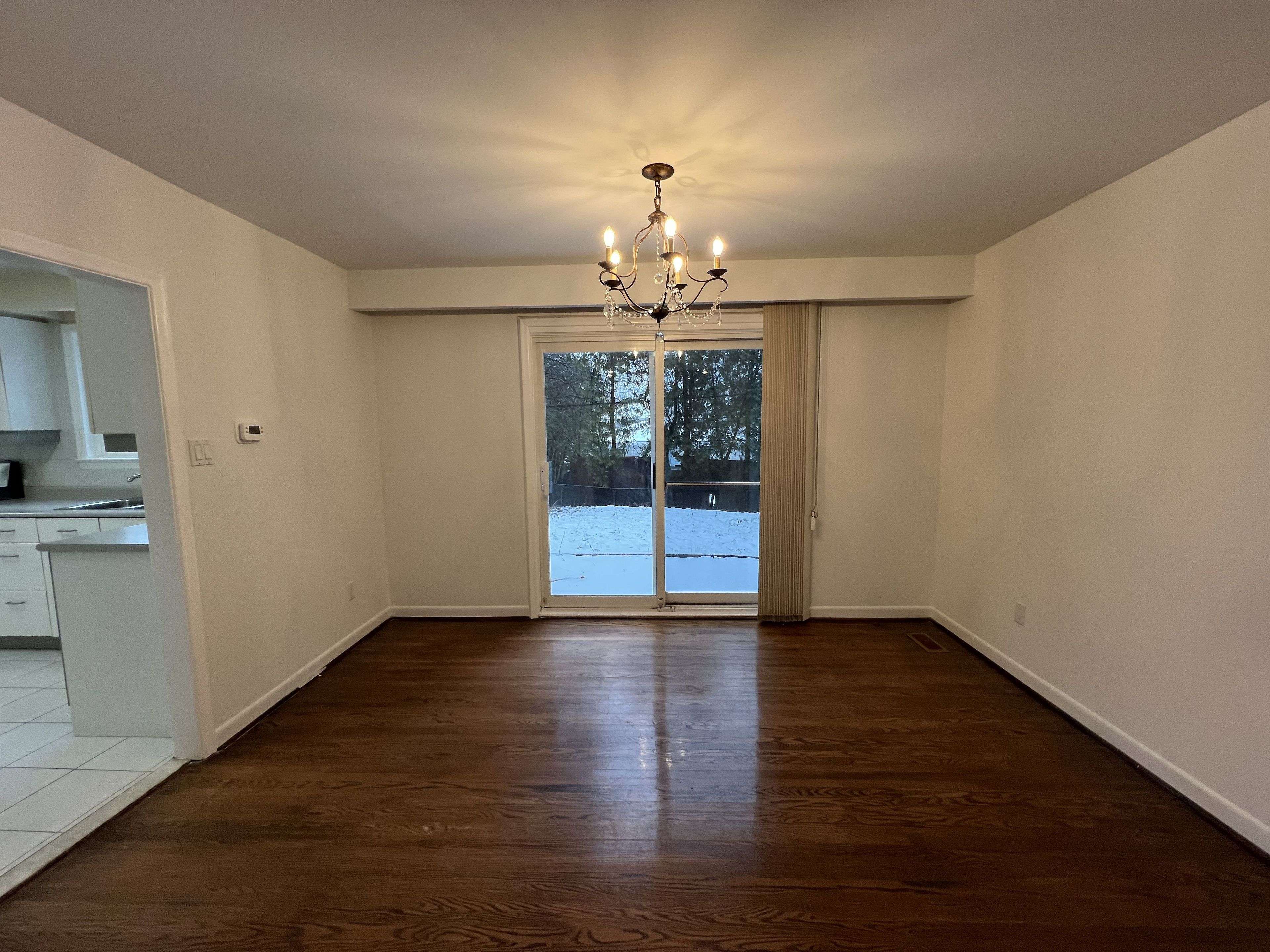 Toronto C14, ON M2M 2P8,298 Newton DR