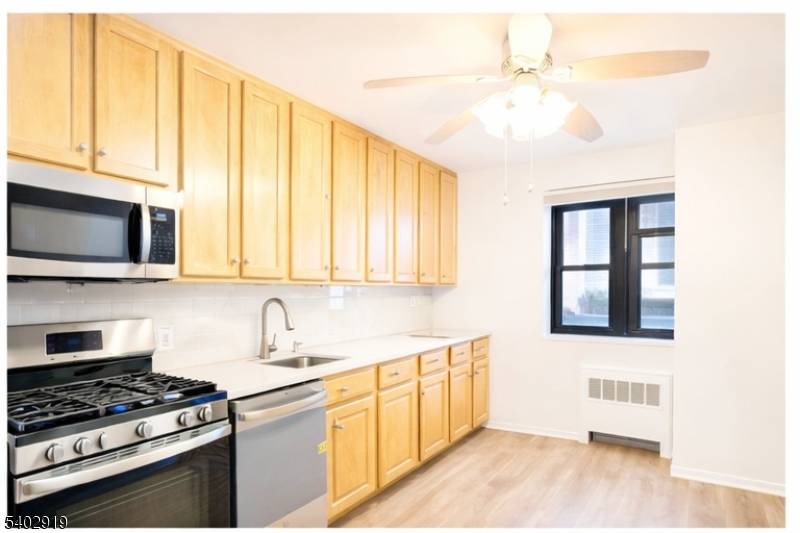 Hackensack City, NJ 07601,208 Anderson St #7SG