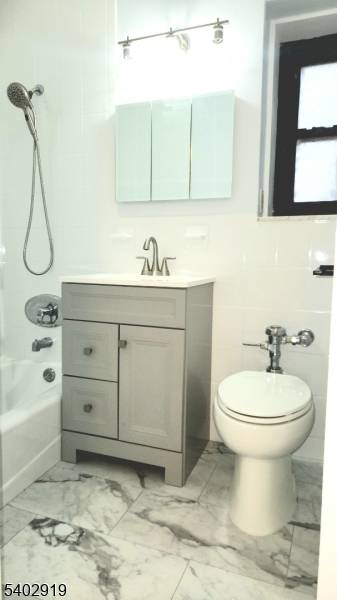 Hackensack City, NJ 07601,208 Anderson St #7SG