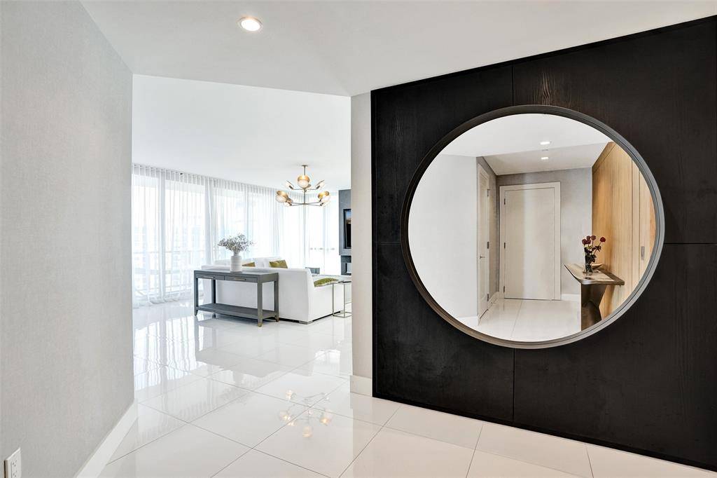 Fort Lauderdale, FL 33301,100 E Las Olas Blvd #2701