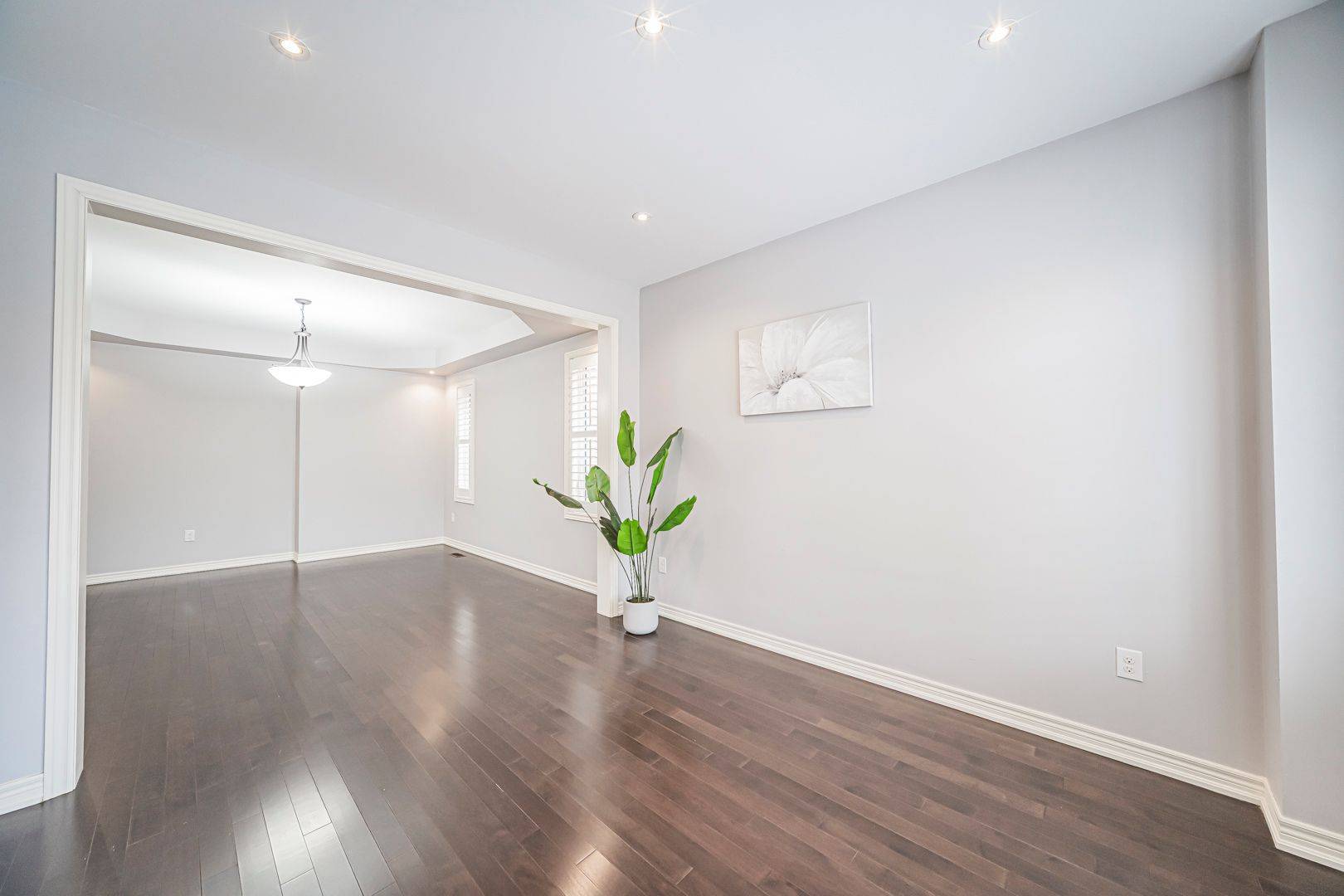 Oakville, ON L6M 0T1,3152 Larry CRES