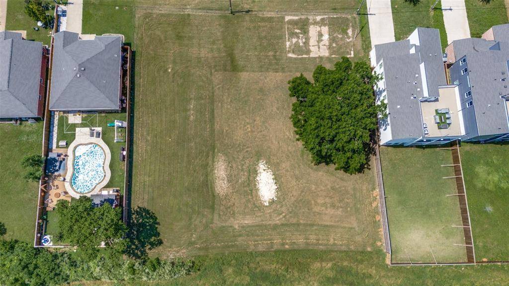 Dallas, TX 75212,1935 Canada Drive