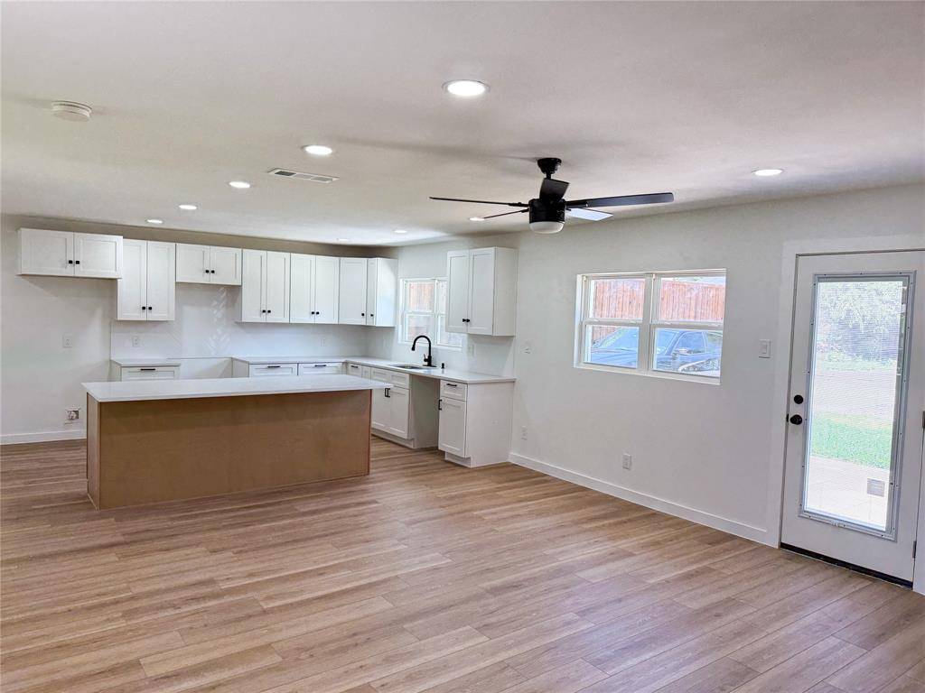 Garland, TX 75043,809 longbeach Drive