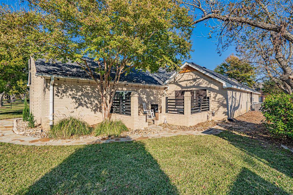 Granbury, TX 76049,9000 Woodlawn Drive