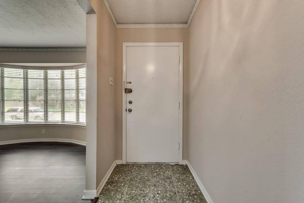 Dallas, TX 75228,2240 Babalos Lane