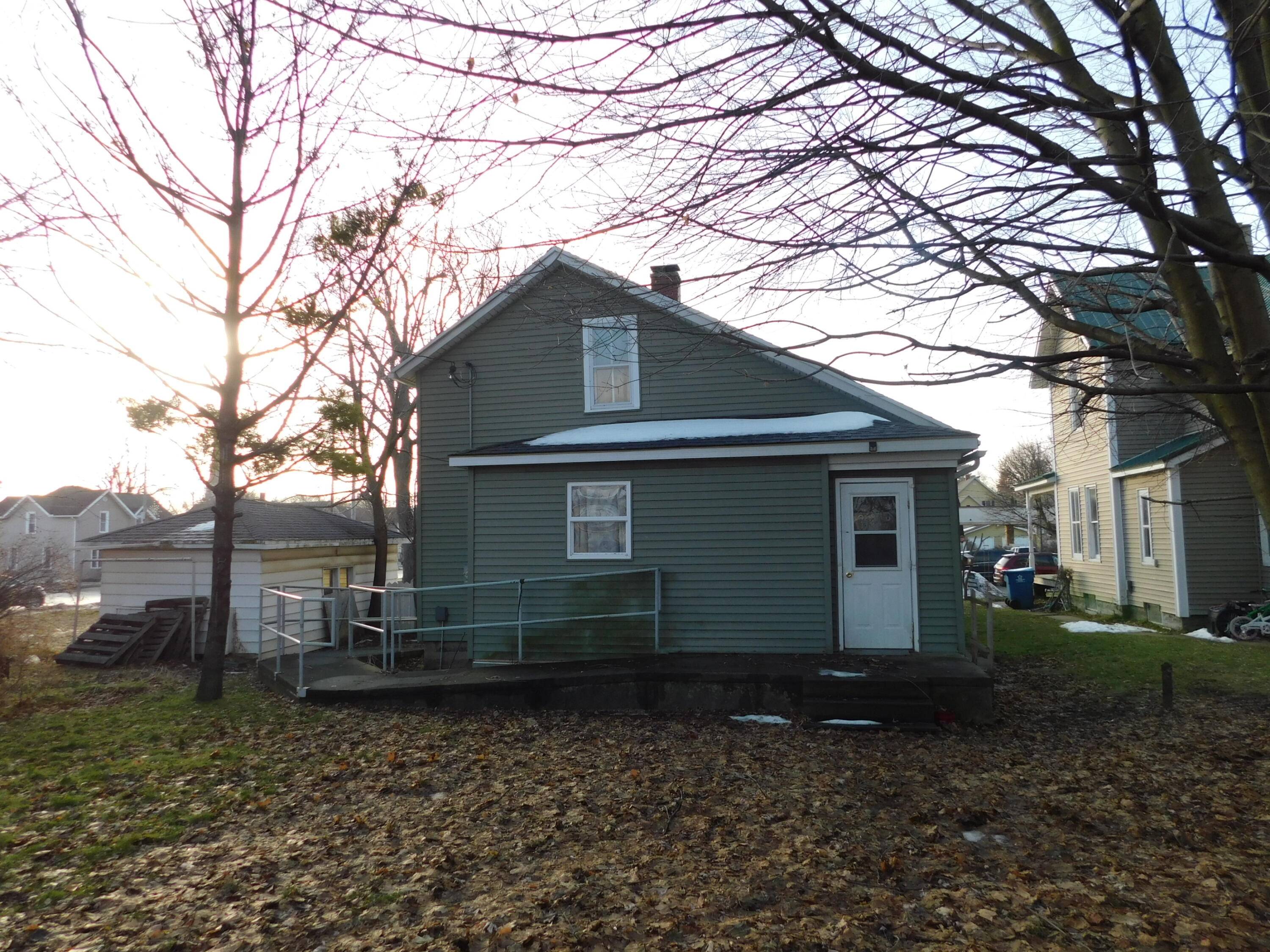 Manistee, MI 49660,332 3rd ST