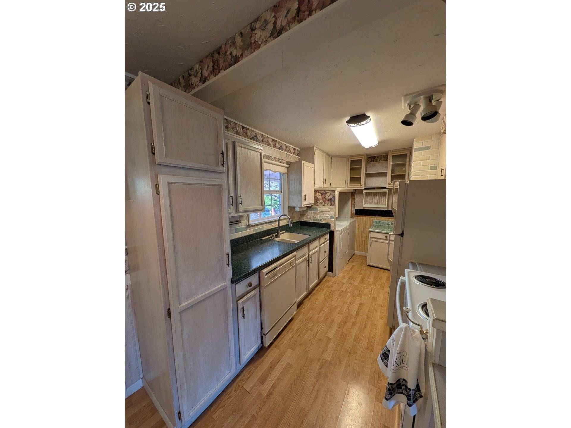 The Dalles, OR 97058,3516 W 8TH ST