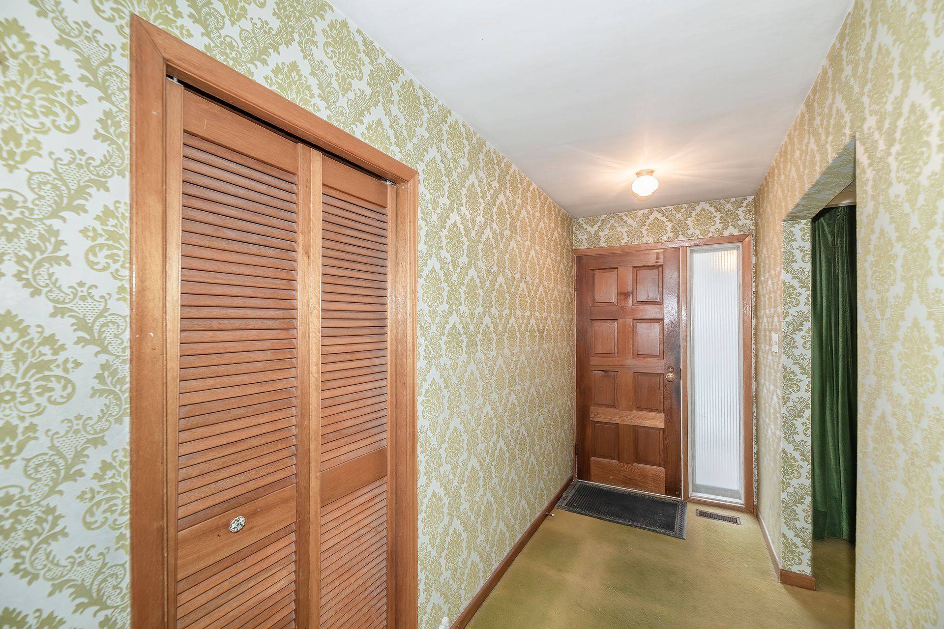 Toronto C07, ON M2R 1R3,332 Senlac RD