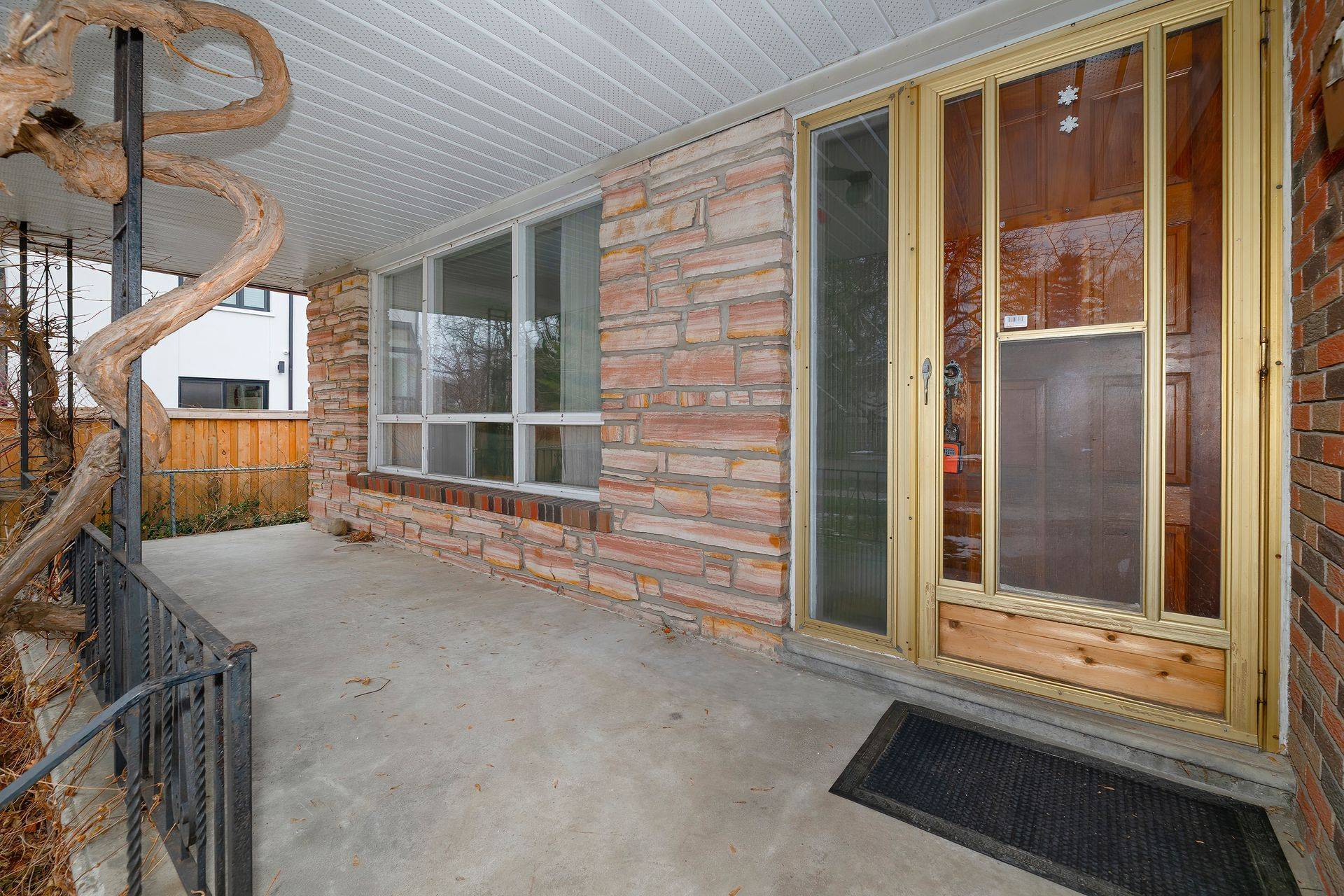 Toronto C07, ON M2R 1R3,332 Senlac RD