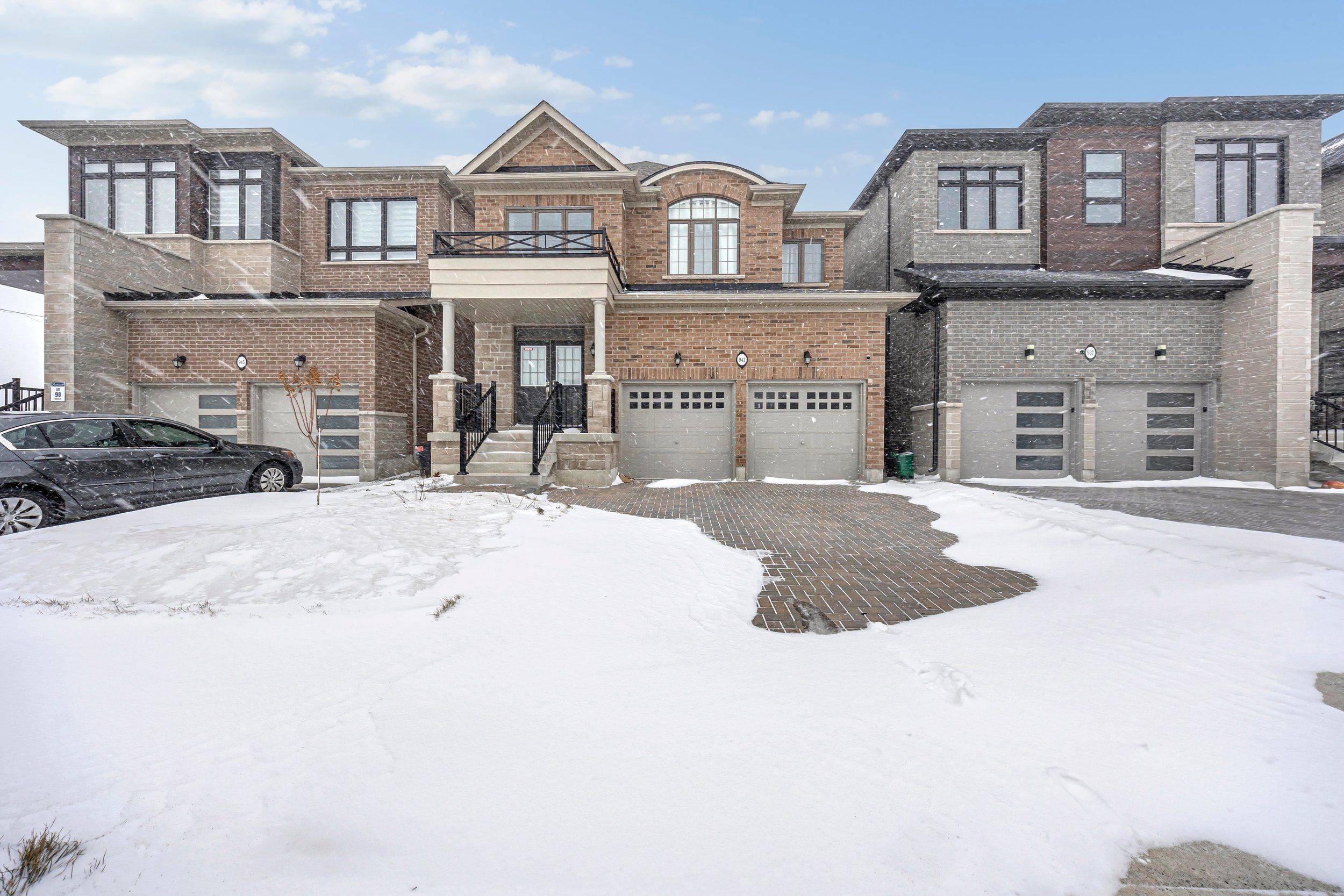 Oshawa, ON L1L 0V1,941 Rexton DR