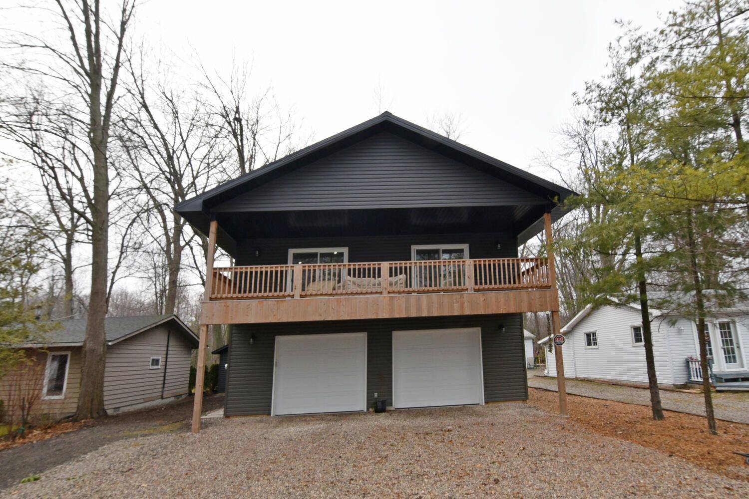 Lambton Shores, ON N0N 1J1,9904 LAKE RD