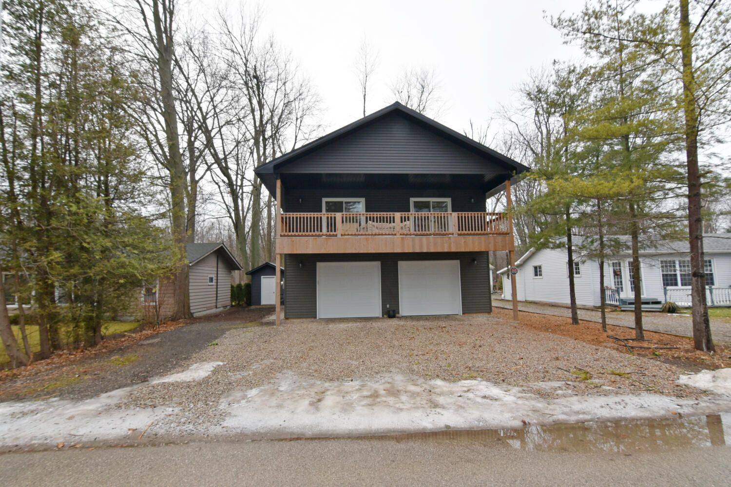Lambton Shores, ON N0N 1J1,9904 LAKE RD