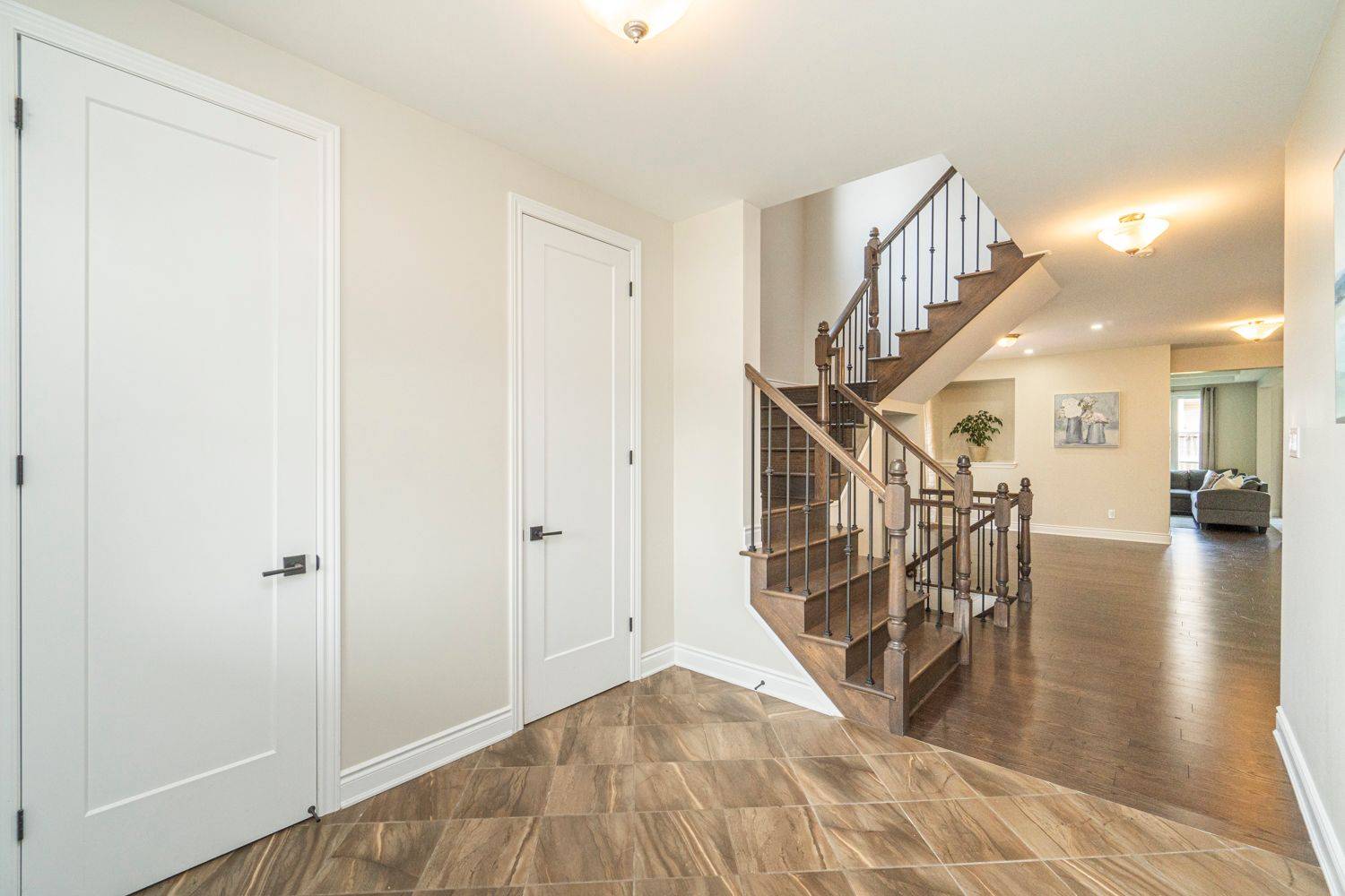 Stittsville - Munster - Richmond, ON K2S 0Y7,623 Parade DR