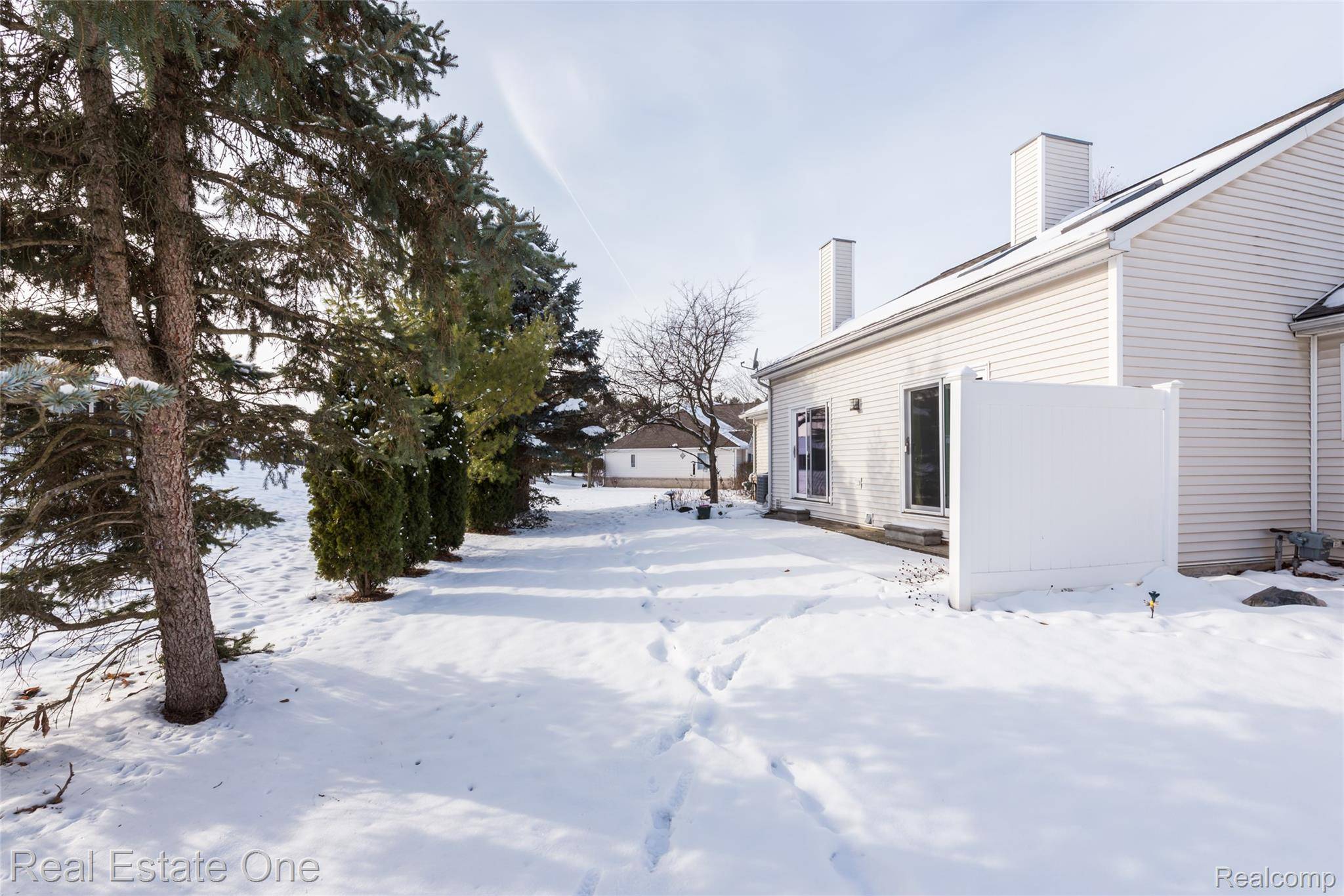 South Lyon, MI 48178,61019 Evergreen CT #22