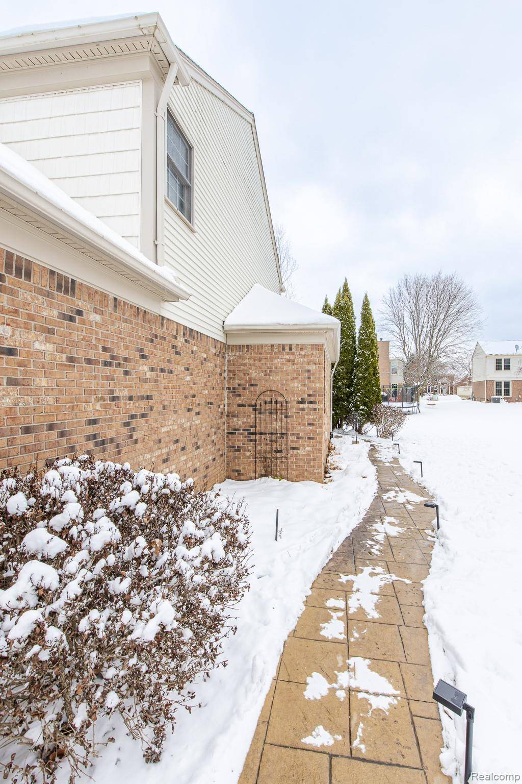 Lake Orion, MI 48359,3521 E Pond LN