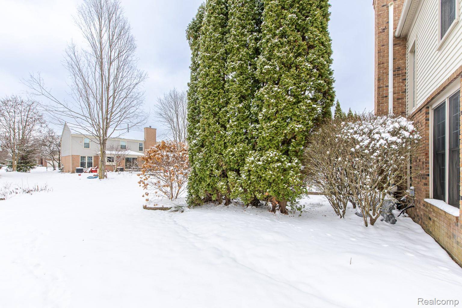 Lake Orion, MI 48359,3521 E Pond LN