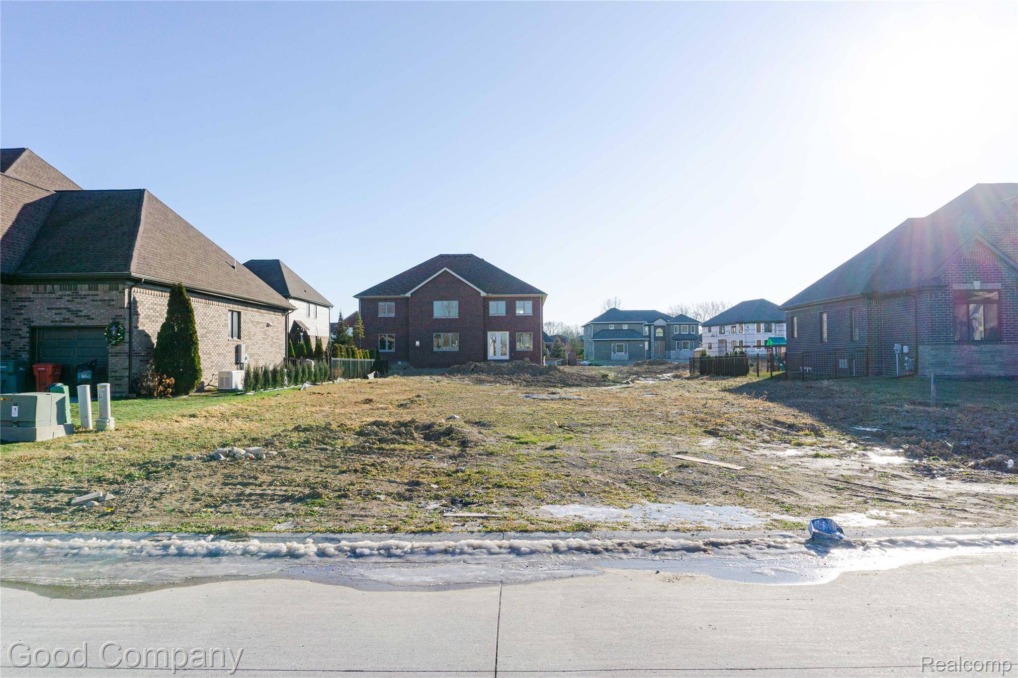 Macomb, MI 48044,19324 Springbrook DR