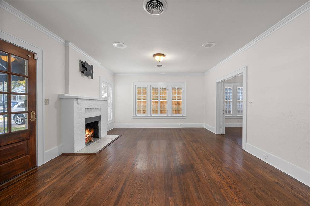 Fort Worth, TX 76107,1325 Clover Lane