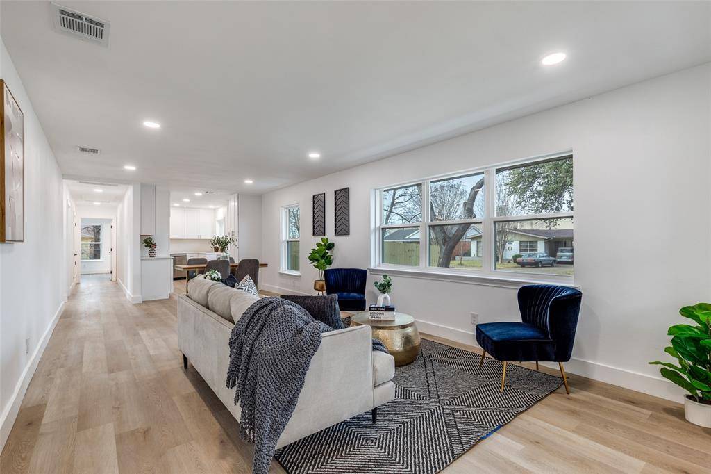 Dallas, TX 75229,10616 Allegheny Drive