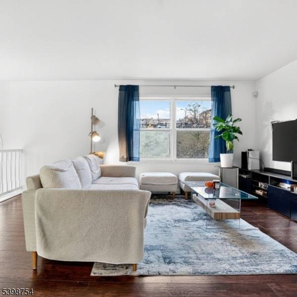 Newark City, NJ 07102,121 Arlington St