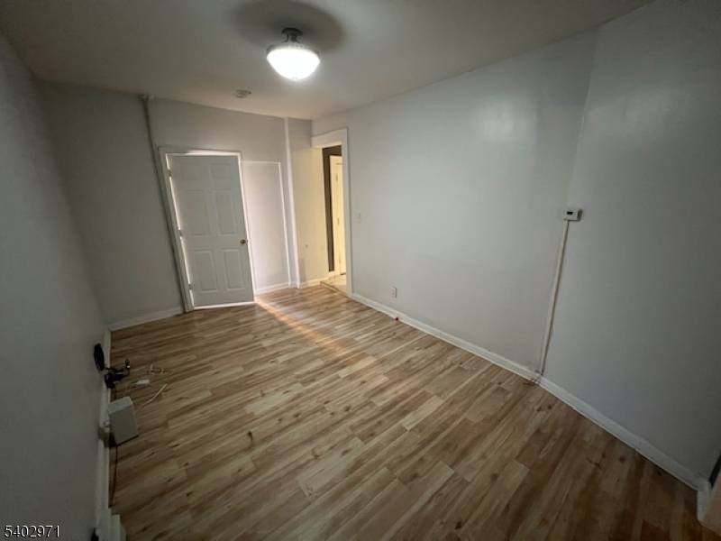 Newark City, NJ 07104,108 Chester Ave #1