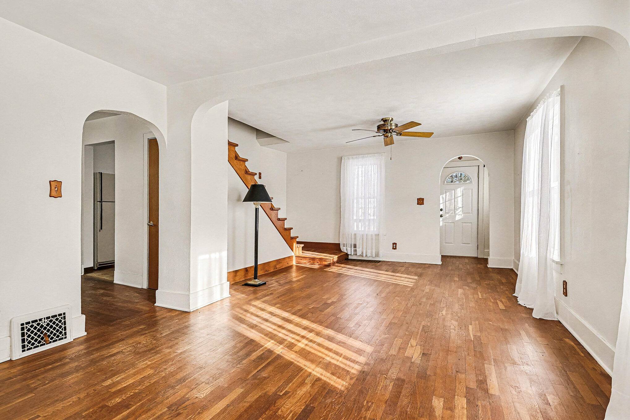 Battle Creek, MI 49017,611 E Roosevelt AVE E