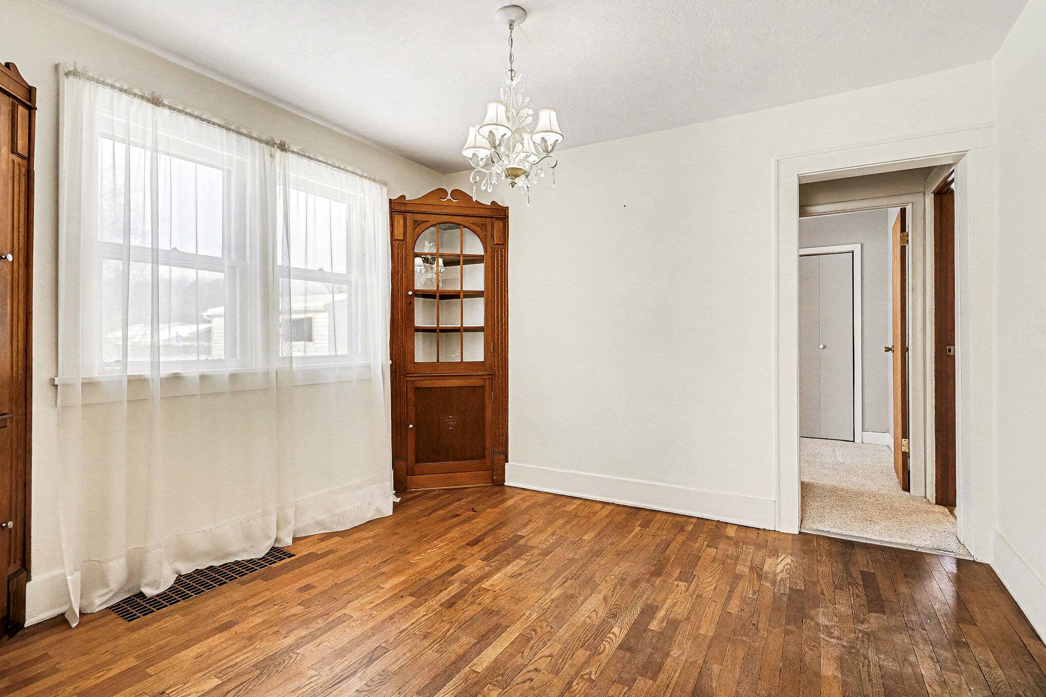 Battle Creek, MI 49017,611 E Roosevelt AVE E