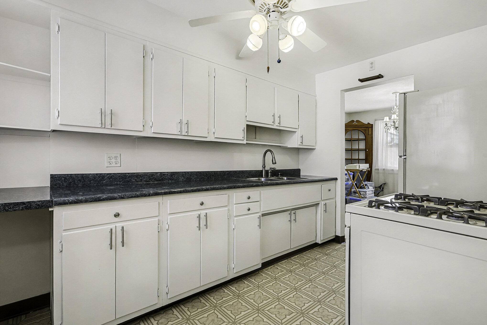 Battle Creek, MI 49017,611 E Roosevelt AVE E