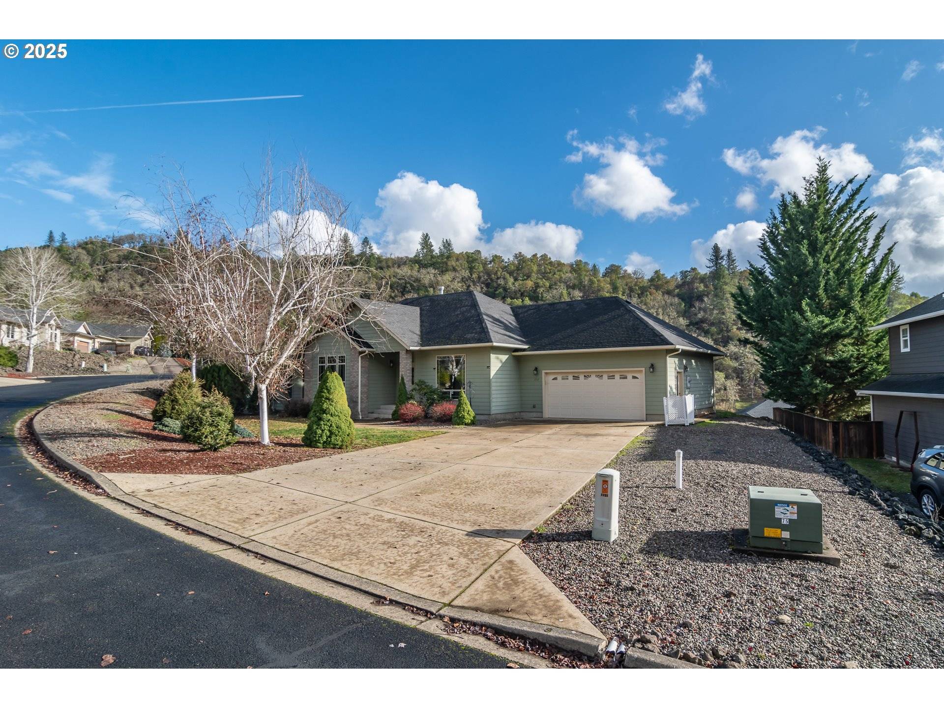 Roseburg, OR 97470,1737 NE SHALE CT