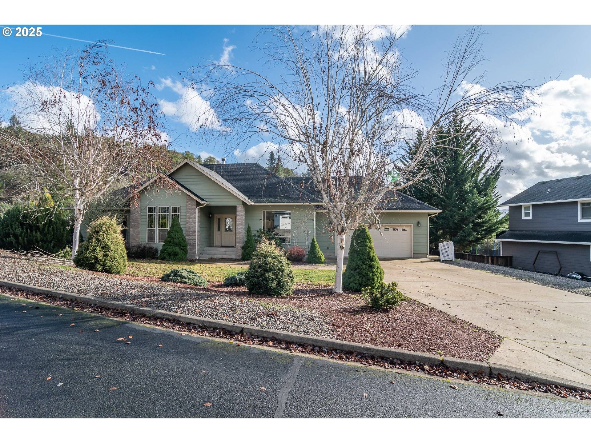 Roseburg, OR 97470,1737 NE SHALE CT