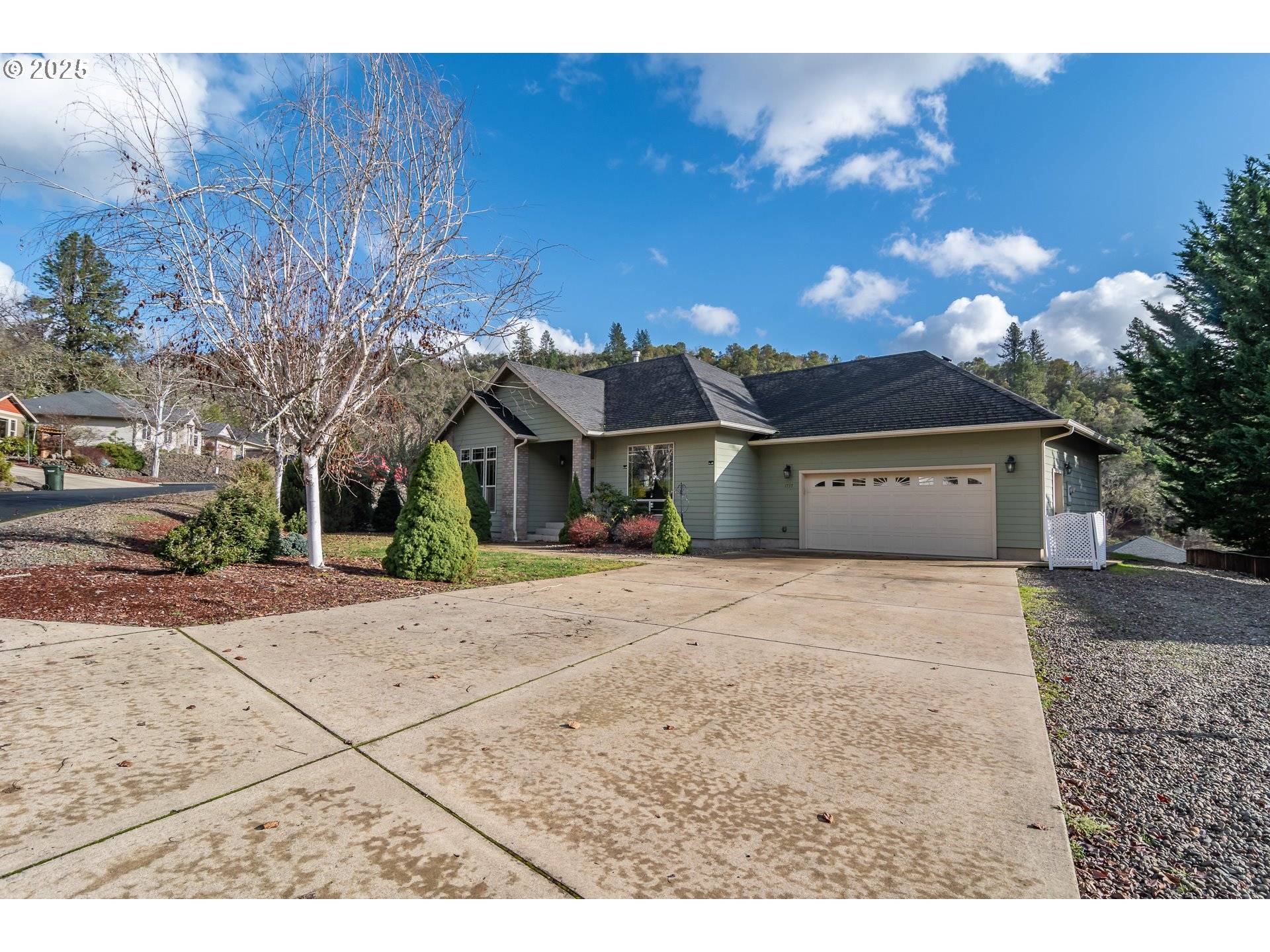 Roseburg, OR 97470,1737 NE SHALE CT