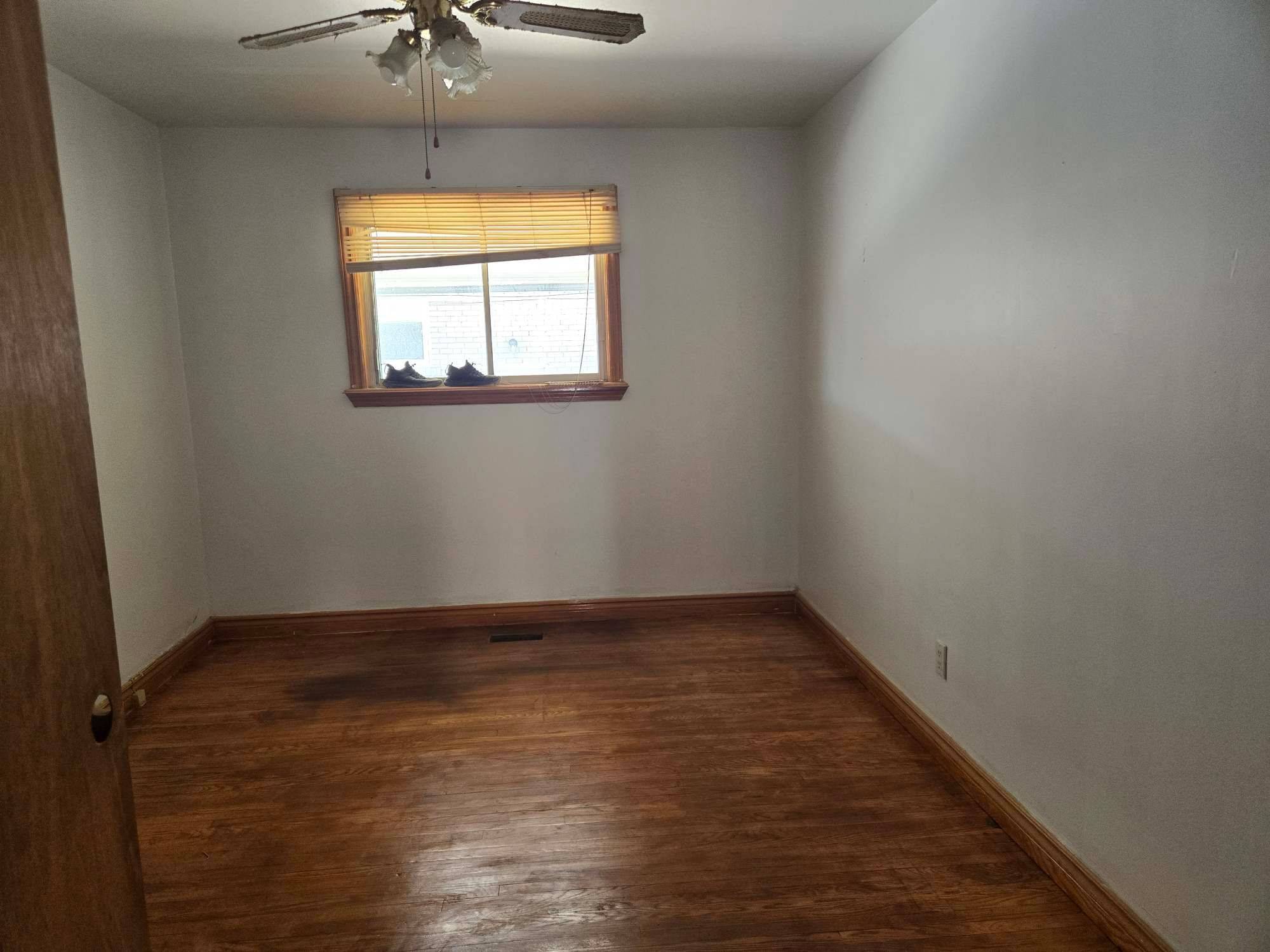 Toronto E10, ON M1C 1J8,89 Euclid AVE