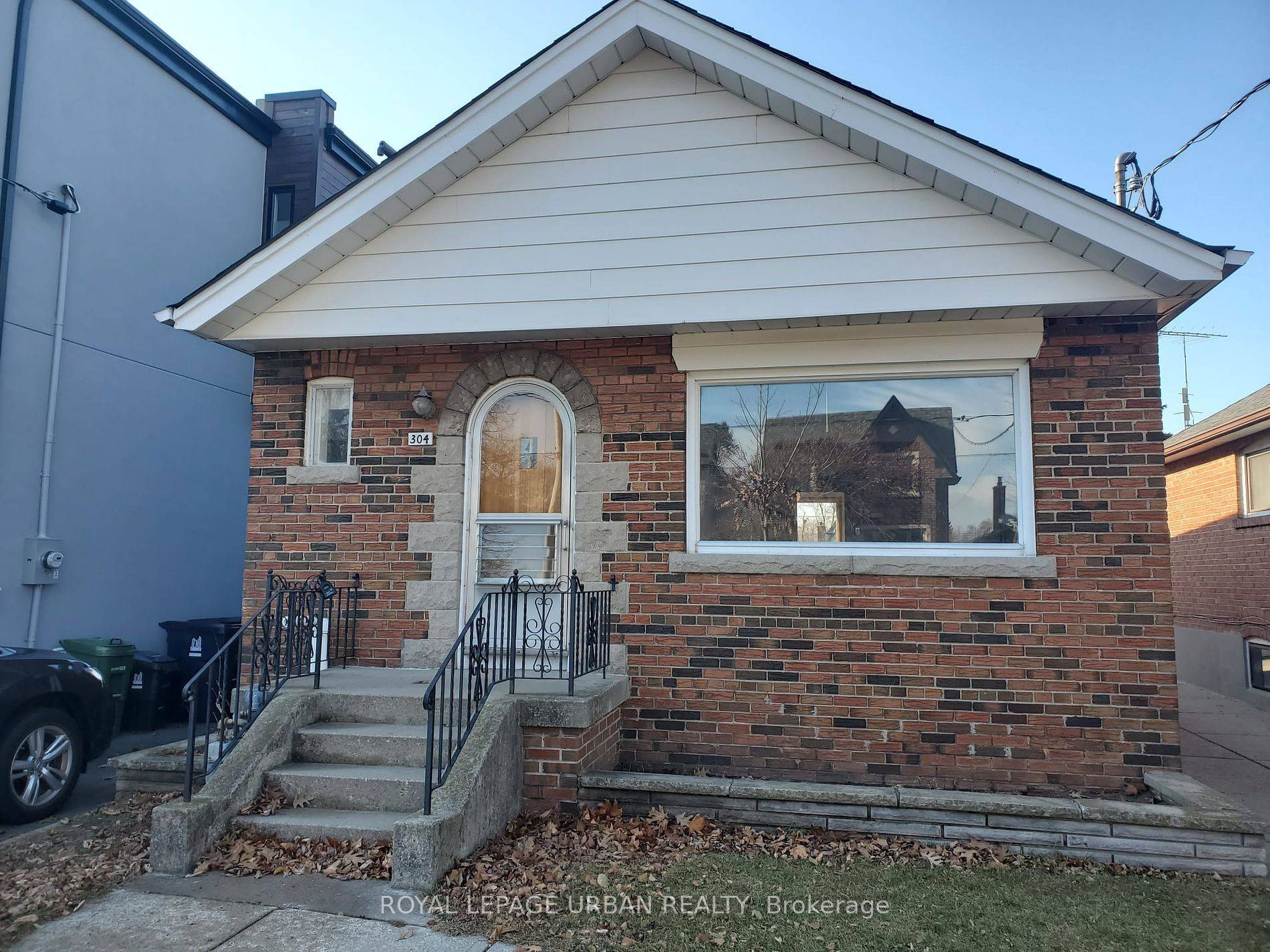 Toronto E03, ON M4J 4L9,304 Linsmore CRES