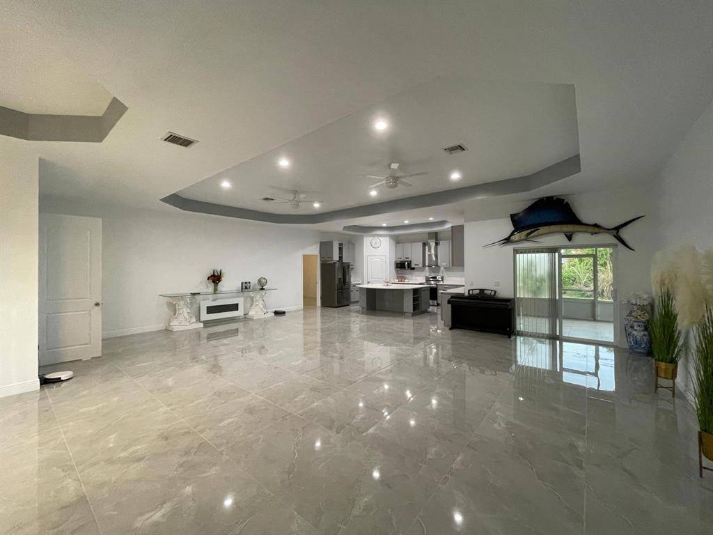 Port St Lucie, FL 34984,1711 SE Airoso Blvd