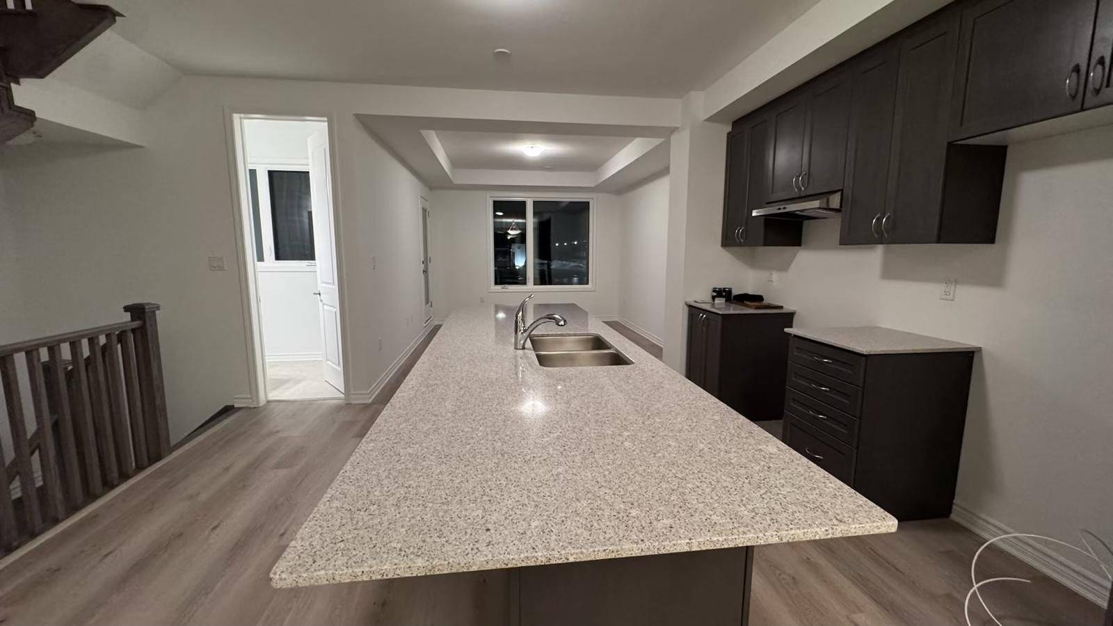 Barrie, ON L9J 1A5,98 Pearen LN