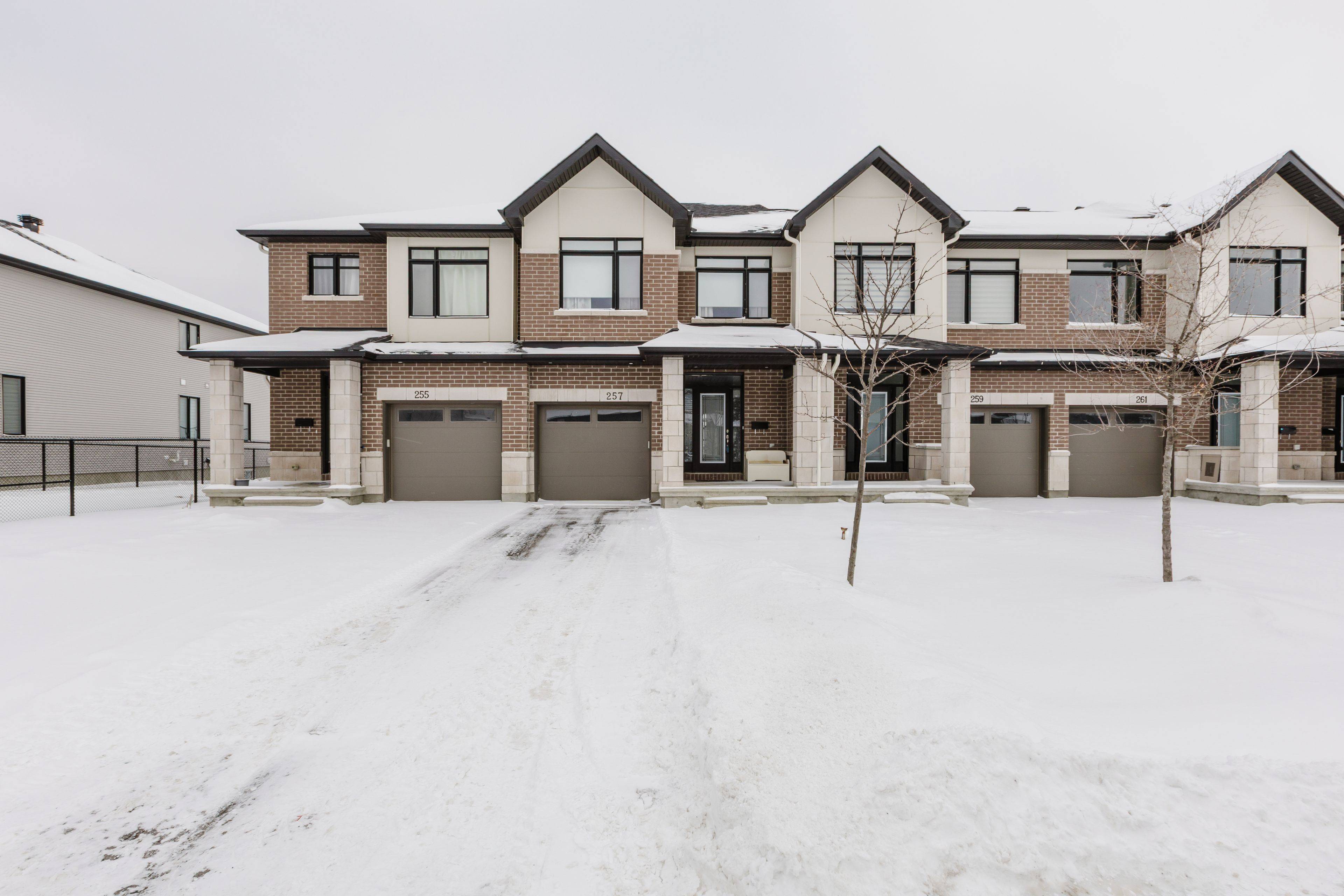Stittsville - Munster - Richmond, ON K2S 2Y2,257 Finsbury AVE