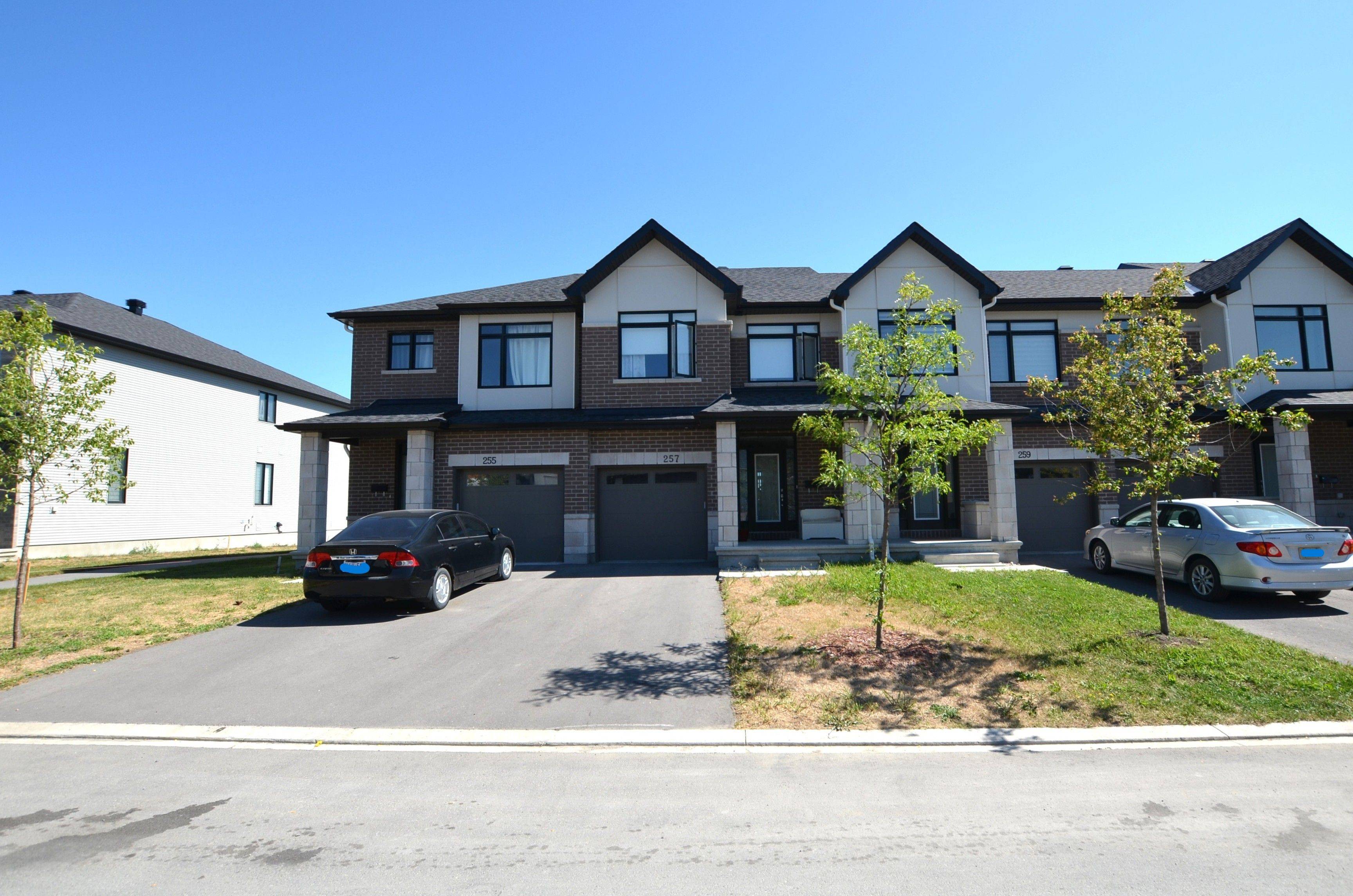 Stittsville - Munster - Richmond, ON K2S 2Y2,257 Finsbury AVE