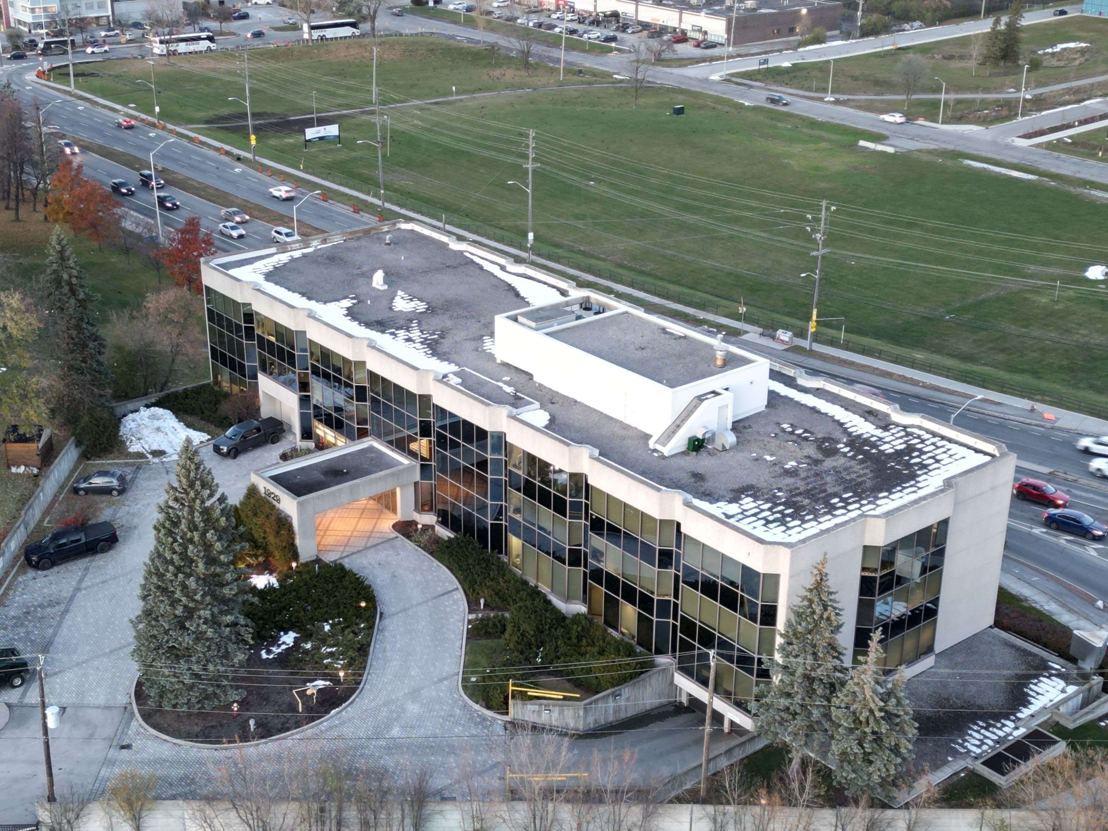 Elmvale Acres And Area, ON K1G 4G3,1929 Russell RD #204