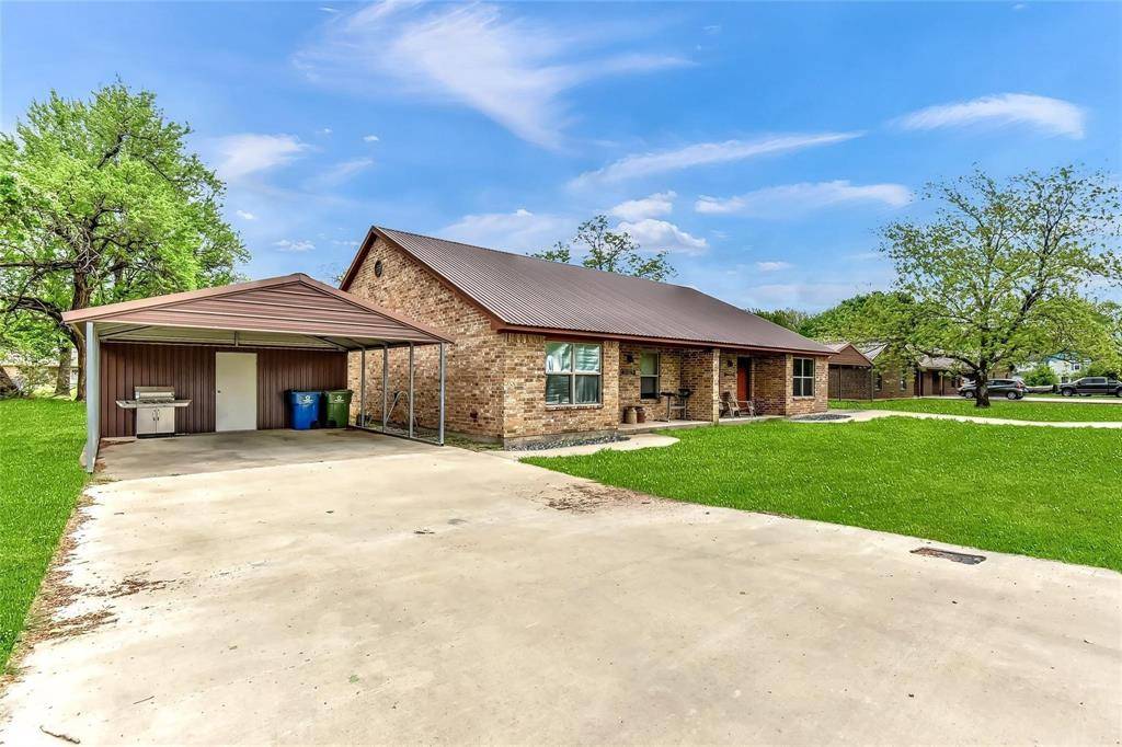 Collinsville, TX 76233,507 1/2 B E Stone Street