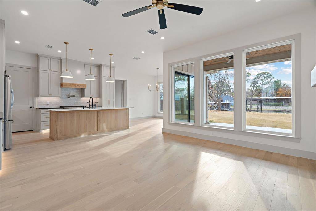 Granbury, TX 76049,3812 E Port Ridglea Court