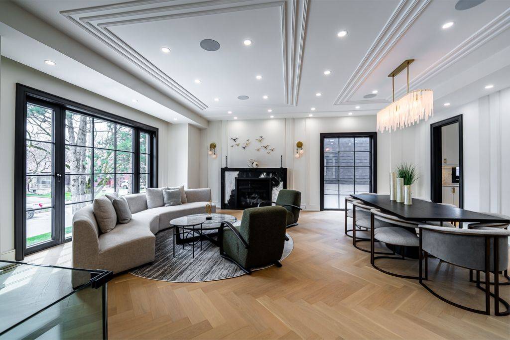 Toronto C07, ON M2M 1K6,210 Homewood AVE