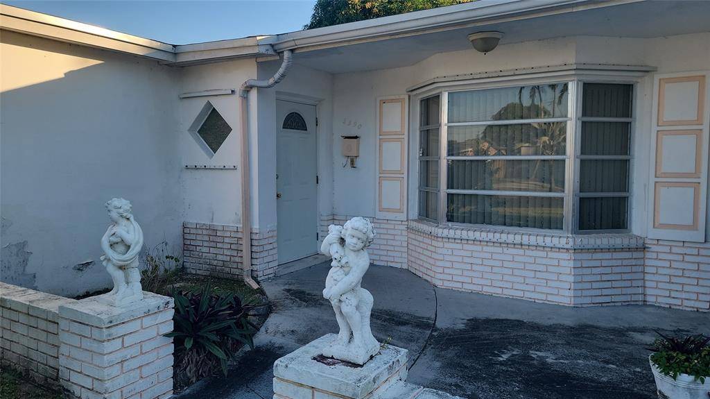 Lauderdale Lakes, FL 33309,3390 NW 42nd St