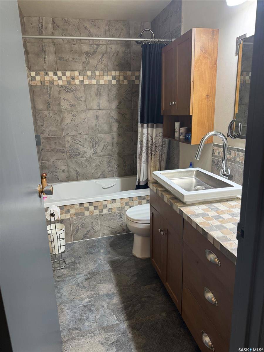 Stockholm, SK S0A 3Y0,203 MacDonald STREET