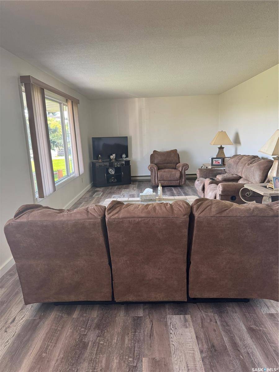 Stockholm, SK S0A 3Y0,203 MacDonald STREET